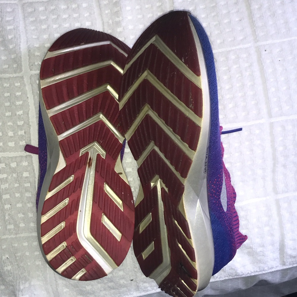 Brooks Levitate 2 Women's Shoes - Purple and Pink - Picture 5 of 8